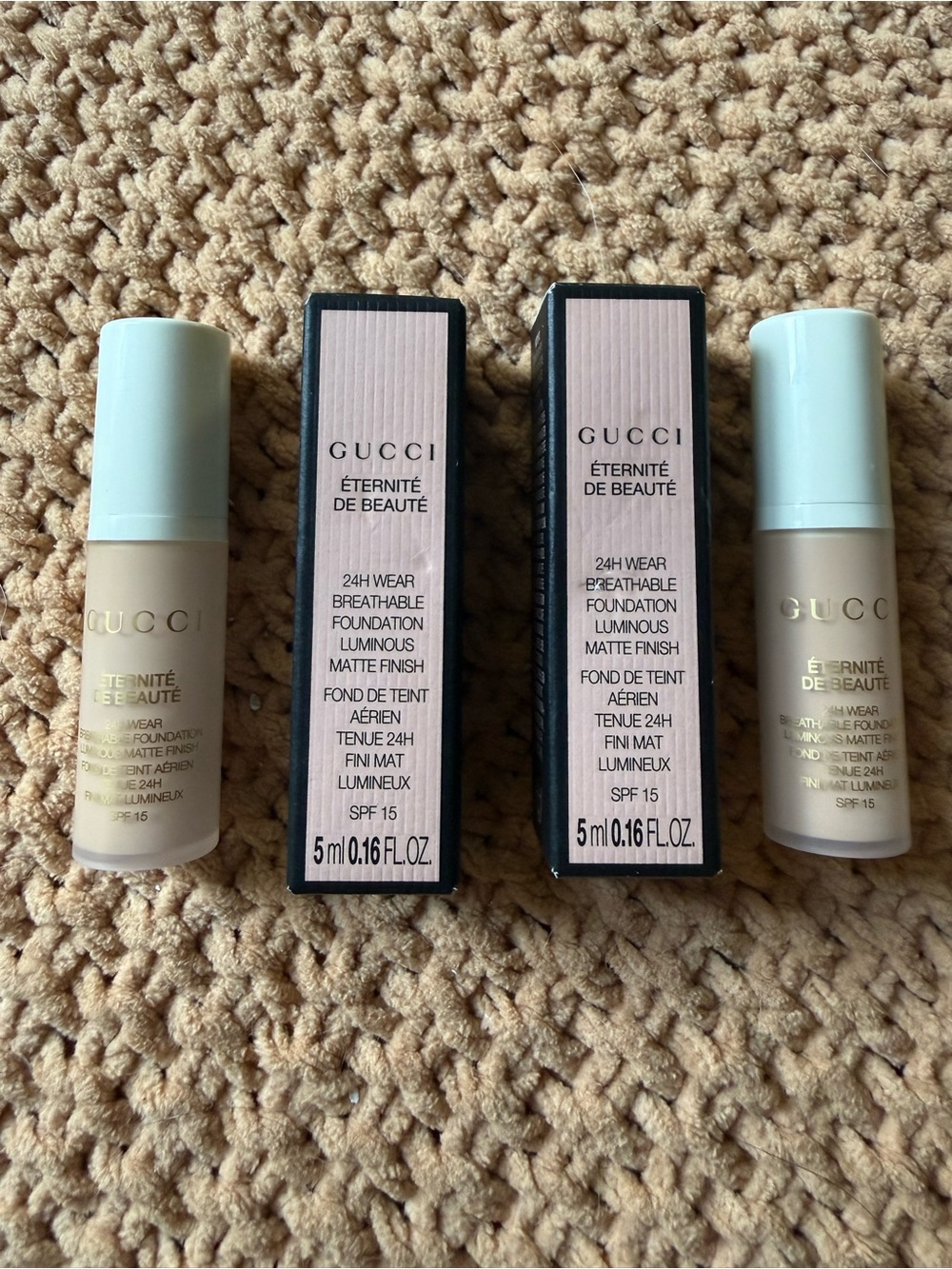 Gucci Éternité De Beauté Foundation - medium fair 220W 2 pack